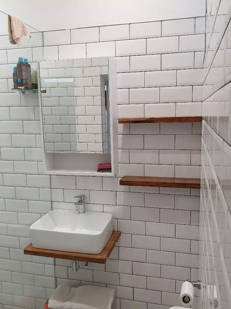 Full bathroom makeover combining premium finishes, modern sanitaryware and custom storage.